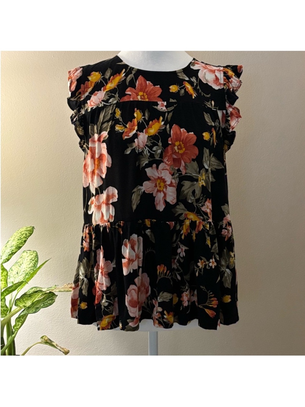 American Eagle Outfitters Black Floral Ruffle Sleeve Blouse, Size Small